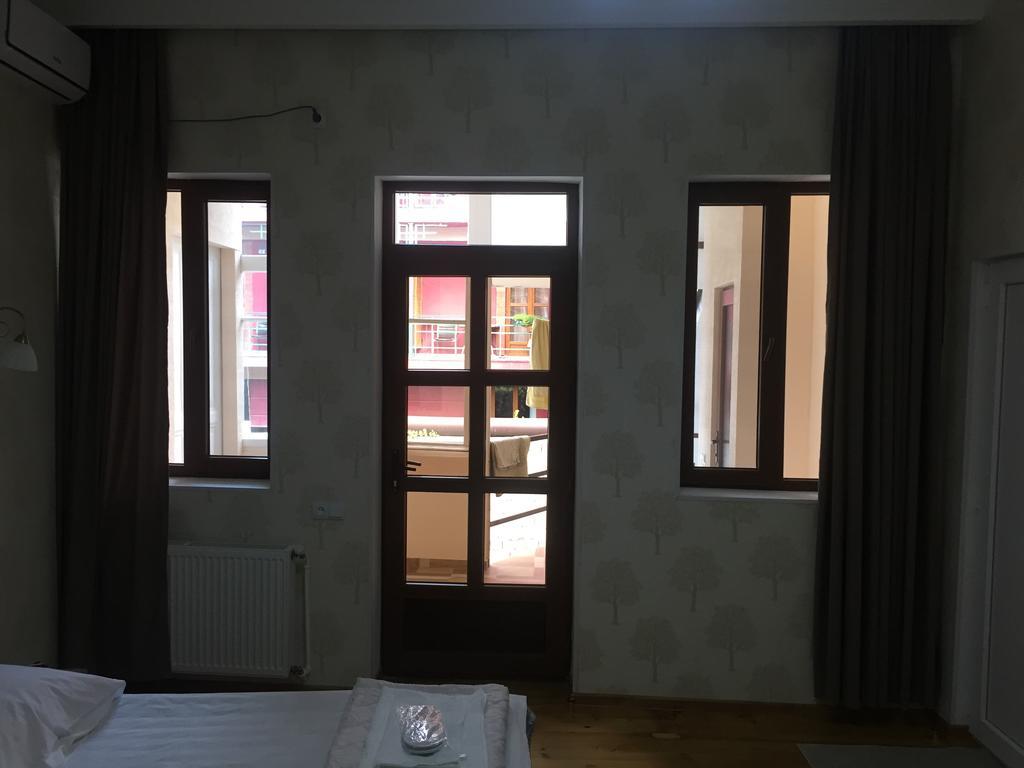 Guest House Rafael Tbilisi Ngoại thất bức ảnh
